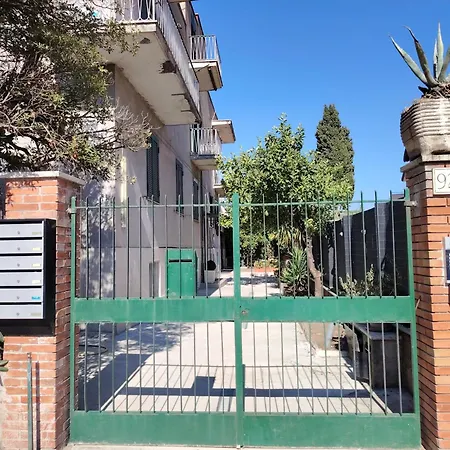 Apartment La Casa Di Betta Vicino Metro Rome